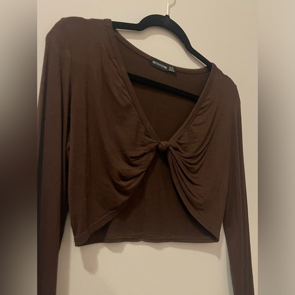 Pretty Little Thing Brown Long Sleeve Crop Top - Picture 2 of 3